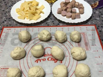 Sūrio ir dešrelių spurgos Žingsnis 2