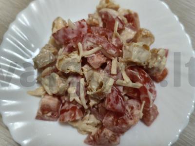 Salotas su nagetais arba stripsais pagrindine nuotrauka