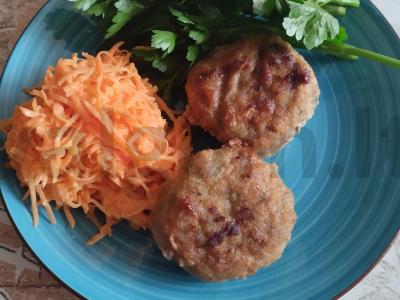 Kiaulienos- jautienos kotletai su mangoldu pagrindine nuotrauka