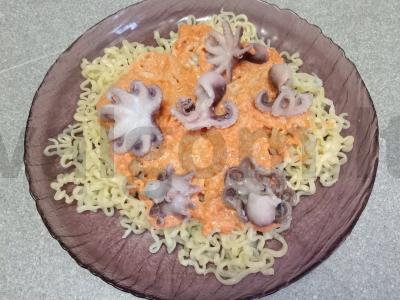 Azijietiška greito paruošimo makaronai su aštuonkojais Žingsnis 5