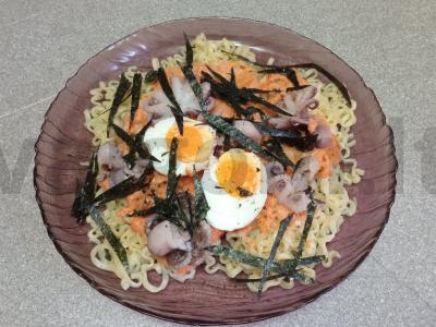 Azijietiška greito paruošimo makaronai su aštuonkojais pagrindine nuotrauka