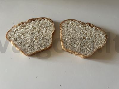 Krisčiai skrudinta duona su menkės kepenimis. Žingsnis 1