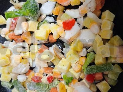 Omletas su žuvimi ir daržovėmis Žingsnis 3