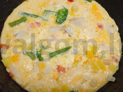 Omletas su žuvimi ir daržovėmis Žingsnis 8