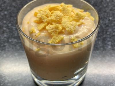 Varškės mousse su bananais ir mangais pagrindine nuotrauka