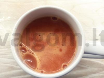 Aviečių, raudonųjų serbentų ir šaltalankių gėrimas pagrindine nuotrauka