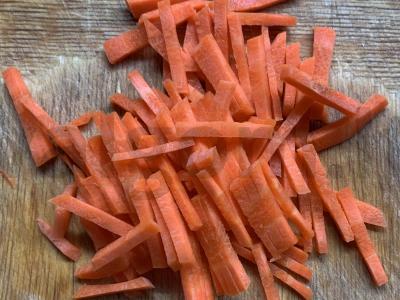 Ryžiai kaip garnyras su morkomis Žingsnis 1