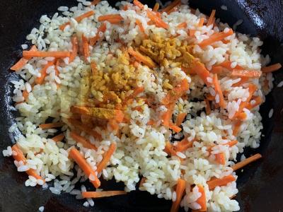 Ryžiai kaip garnyras su morkomis Žingsnis 4