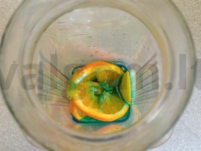 Mėlynas limonadas su laimu, apelsinu ir mėta Žingsnis 5