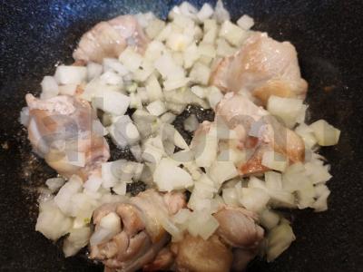 Plovas su vištiena ir agurku Žingsnis 6