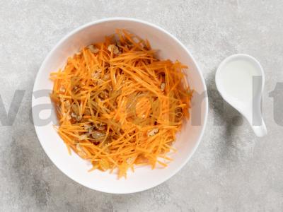 Obuolių ir morkų salotos Žingsnis 3