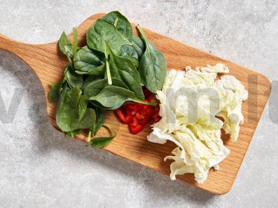 Ramenas su vištiena ir špinatais Žingsnis 2