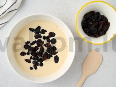 Kefyro blynai su razinom Žingsnis 4