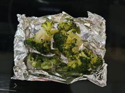 Lašišos ir daržovių apkepas varškės padaže Žingsnis 1