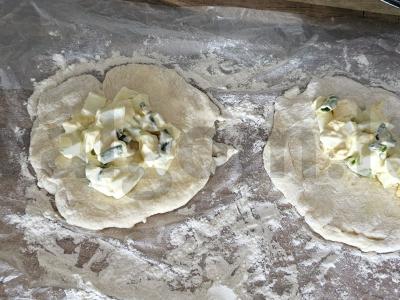 Pyragėliai su svogūnais ir kiaušiniu Žingsnis 5