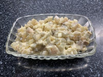 Salotos su silke, agurkais ir putpelių kiaušiniais Žingsnis 5