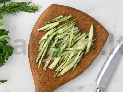 Žuvies konservų salotos su ryžiais ir kiaušiniais Žingsnis 4