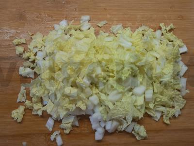 Rūkytos vištienos, Pekino kopūstų, ananasų salotos Žingsnis 1