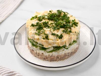 Žuvies konservų salotos su ryžiais ir kiaušiniais Žingsnis 11