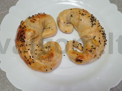 Sluoksniuotos tešlos krapštymai su sūriu, pievagrybiais ir dešra Žingsnis 9