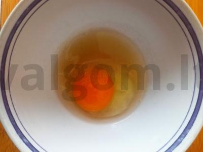 Sūdyti žemės riešutų keksiukai Žingsnis 1