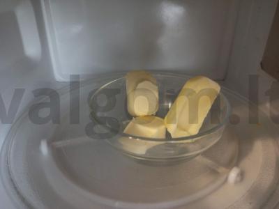 Sūdyti žemės riešutų keksiukai Žingsnis 2