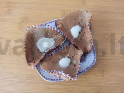 Sūdyti žemės riešutų keksiukai pagrindine nuotrauka