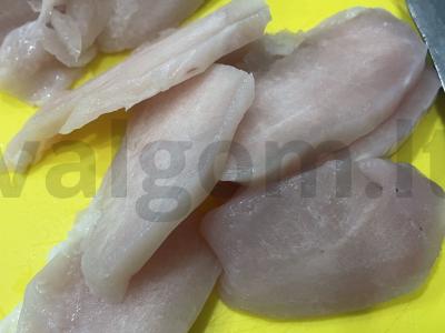 Vištienos filė „Sultinga“ su svogūnais Žingsnis 1