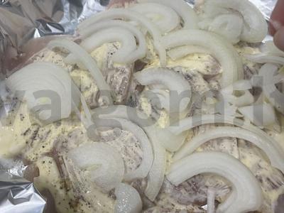 Vištienos filė „Sultinga“ su svogūnais Žingsnis 5