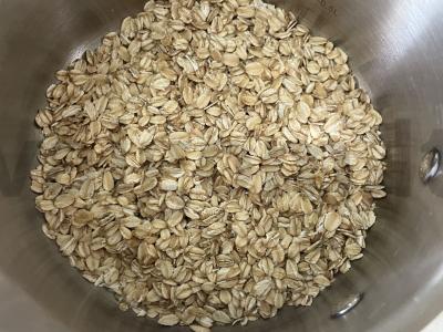 Avižinė košė su džiovintais vaisiais ir razinomis Žingsnis 1