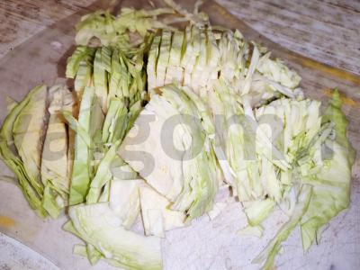 Raudonas barštis su paprikomis ant ančių sultinio Žingsnis 2