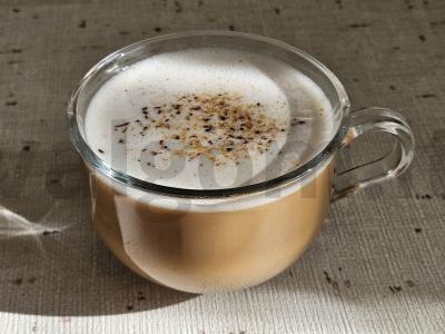 Kava su avižų pienu pagrindine nuotrauka