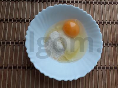 Purūs varškėčiai su manų kruopomis pusryčiams Žingsnis 1