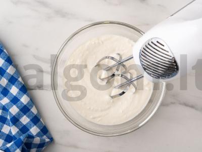 Blynai medaus-grietinėlės padaže Žingsnis 6