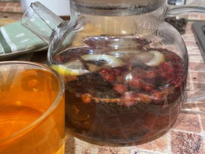 Vitaminų arbata su spanguolėmis pagrindine nuotrauka