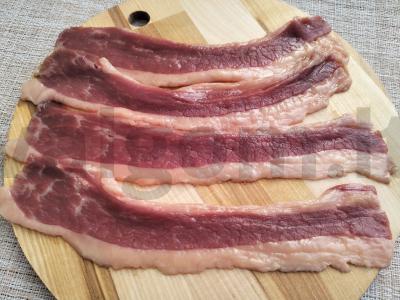 Jautienos bekonas su ryškiu ir aštriu burokėlių padažu Žingsnis 2