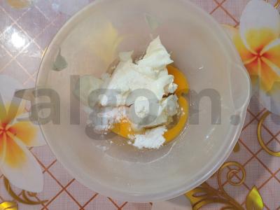 Patingėlių varškės-bananų keksiukas mikrobangų krosnelėje Žingsnis 2