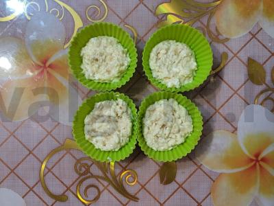 Patingėlių varškės-bananų keksiukas mikrobangų krosnelėje Žingsnis 5