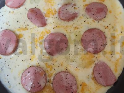 Omletas su dešrelėmis Žingsnis 3