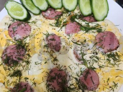 Omletas su dešrelėmis pagrindine nuotrauka