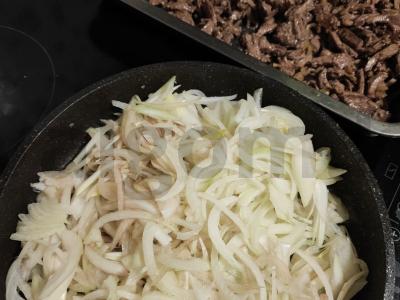 Kiaulienos kepenys grietinėlės padaže Žingsnis 2