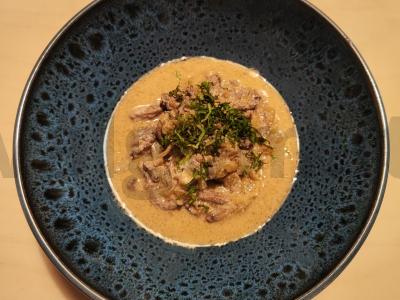 Kiaulienos kepenys grietinėlės padaže pagrindine nuotrauka