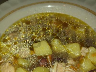 Sriuba su konservuotomis pupelėmis pagrindine nuotrauka