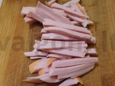 Karšti sumuštiniai su virta dešra Žingsnis 3