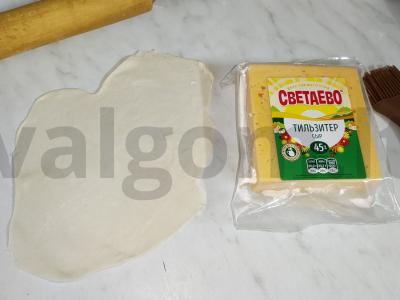 Sluoksniuota bandelė su sūriu Žingsnis 1