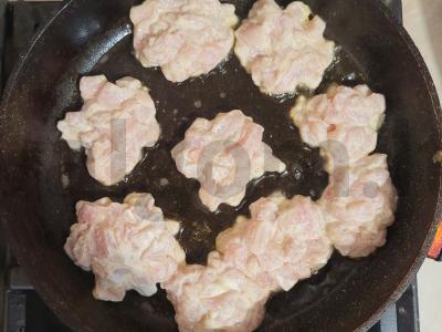 Vištienos krūtinėlės kotletai „Rastrepki“ Žingsnis 3