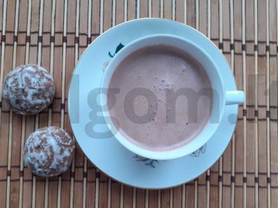 Kakava su avižų pienu ir ciberžole pagrindine nuotrauka