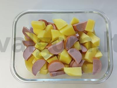 Keptas bulvės su dešrelėmis aštriame pomidorų padaže Žingsnis 2