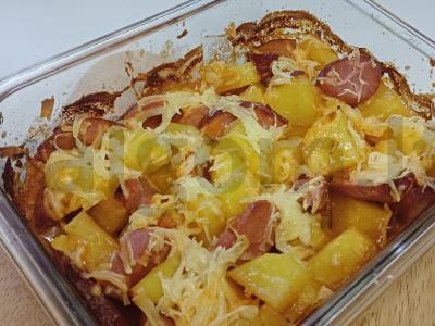 Keptas bulvės su dešrelėmis aštriame pomidorų padaže Žingsnis 5