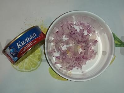 Salotas „Raudonasis baltietis“ Žingsnis 1